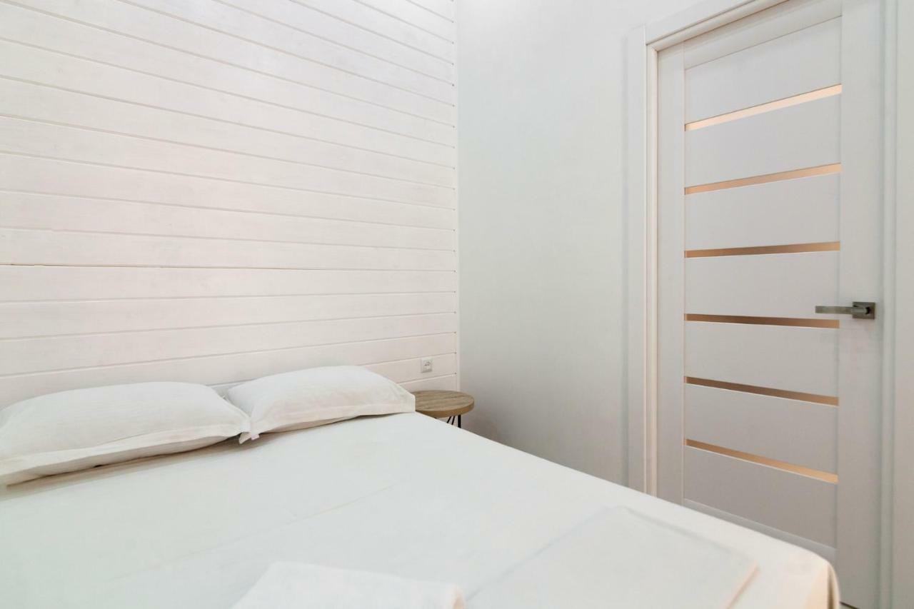 Leogrand One-Bedroom Apartments On Tugan-Baranovskogo 24 Lviv Ngoại thất bức ảnh