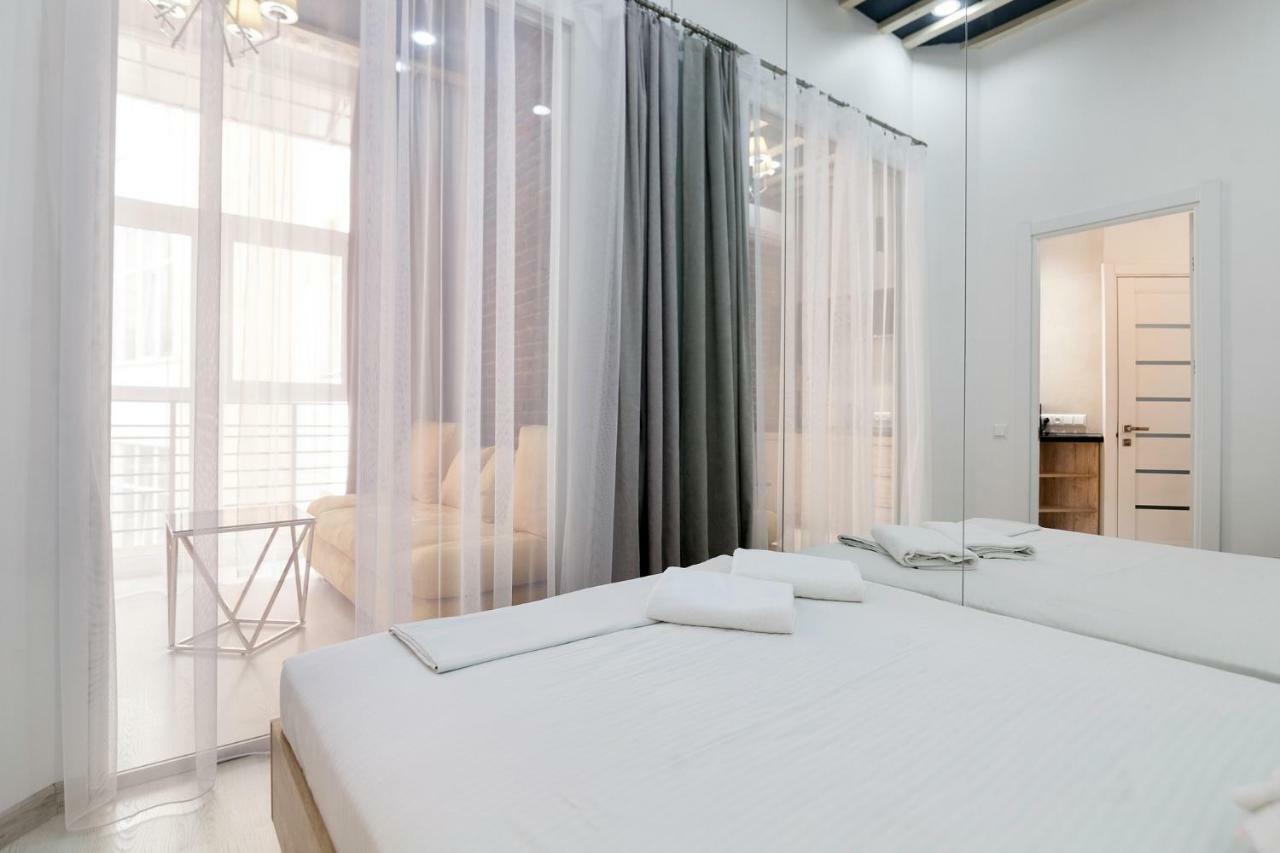 Leogrand One-Bedroom Apartments On Tugan-Baranovskogo 24 Lviv Ngoại thất bức ảnh
