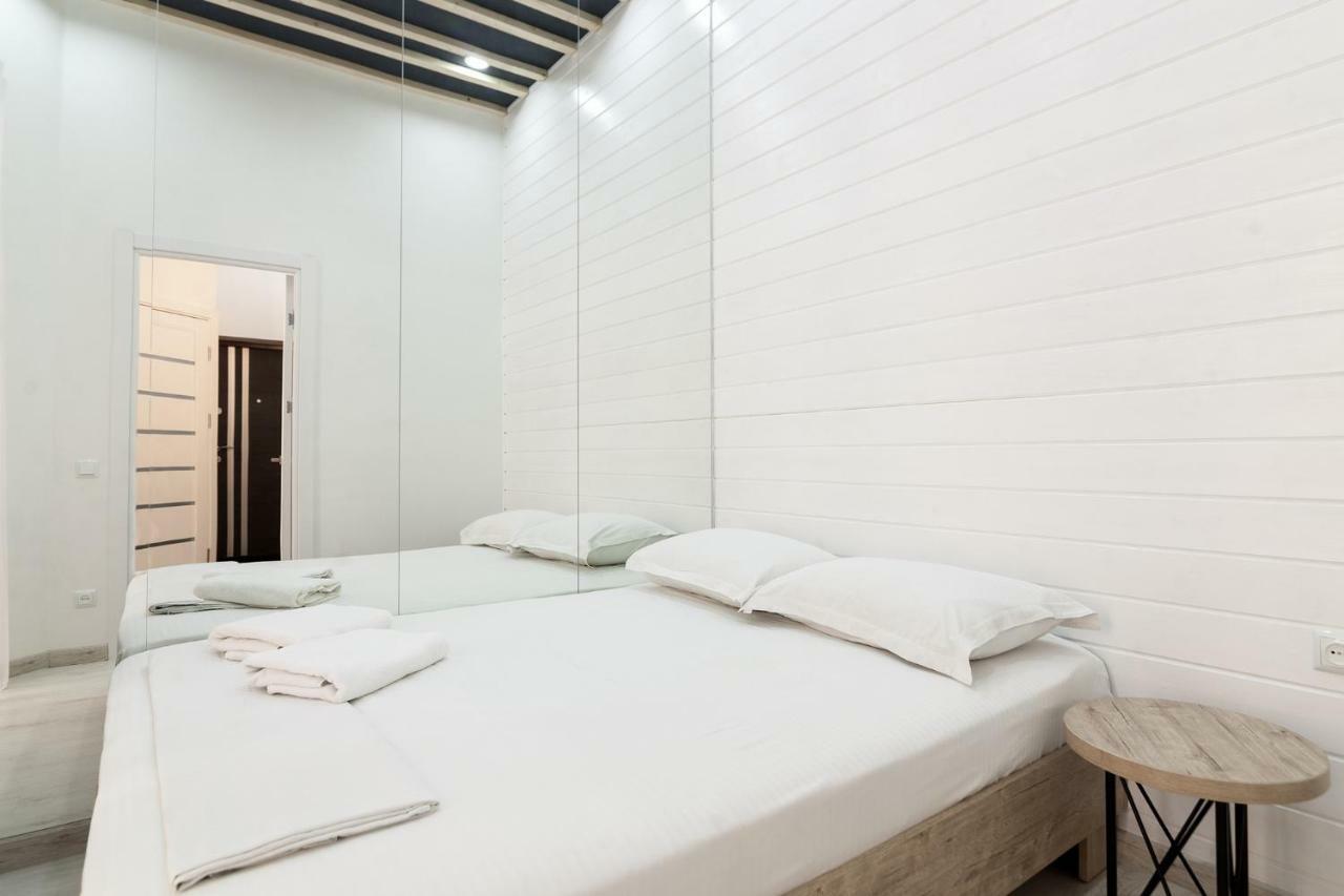 Leogrand One-Bedroom Apartments On Tugan-Baranovskogo 24 Lviv Ngoại thất bức ảnh