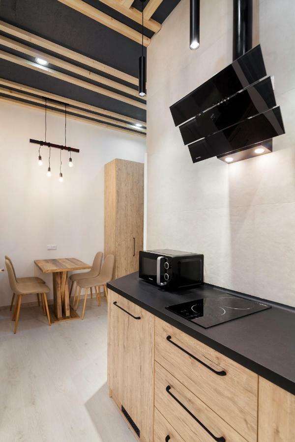 Leogrand One-Bedroom Apartments On Tugan-Baranovskogo 24 Lviv Ngoại thất bức ảnh